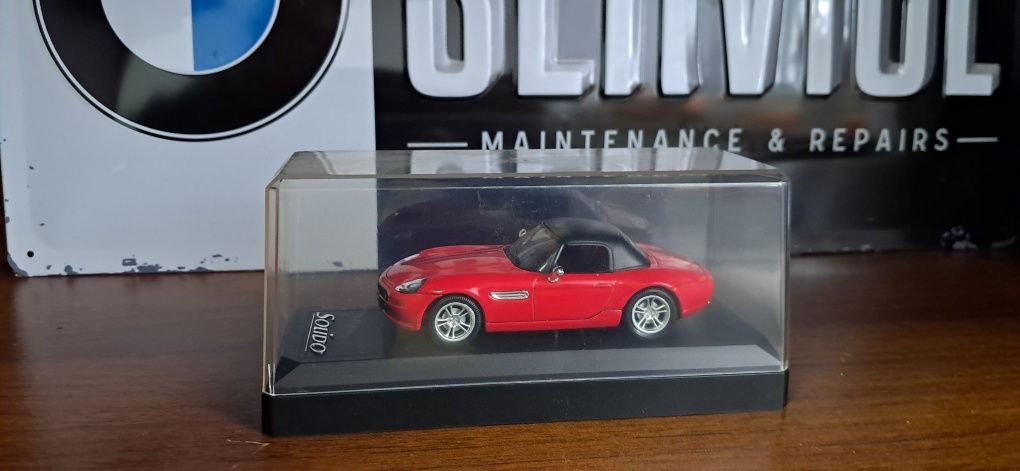 BMW Z8 softtop solido 1:43 James Bond 007