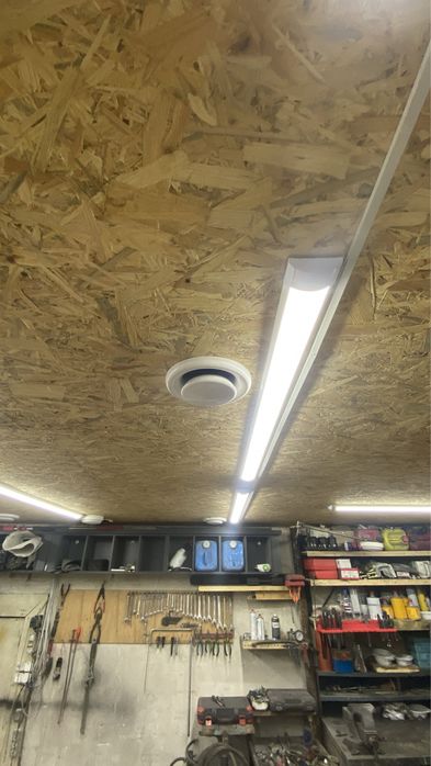 Продається гараж готовий до виконання ремонтних робіт. Завадівська 1в