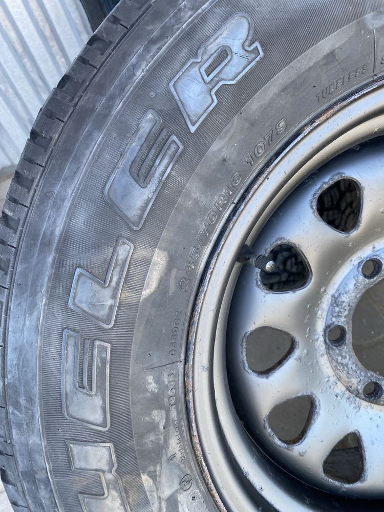 Колесо взборі 1шт запаска 2шт диск 6 139.7 16 L200 Pagero Navara шина