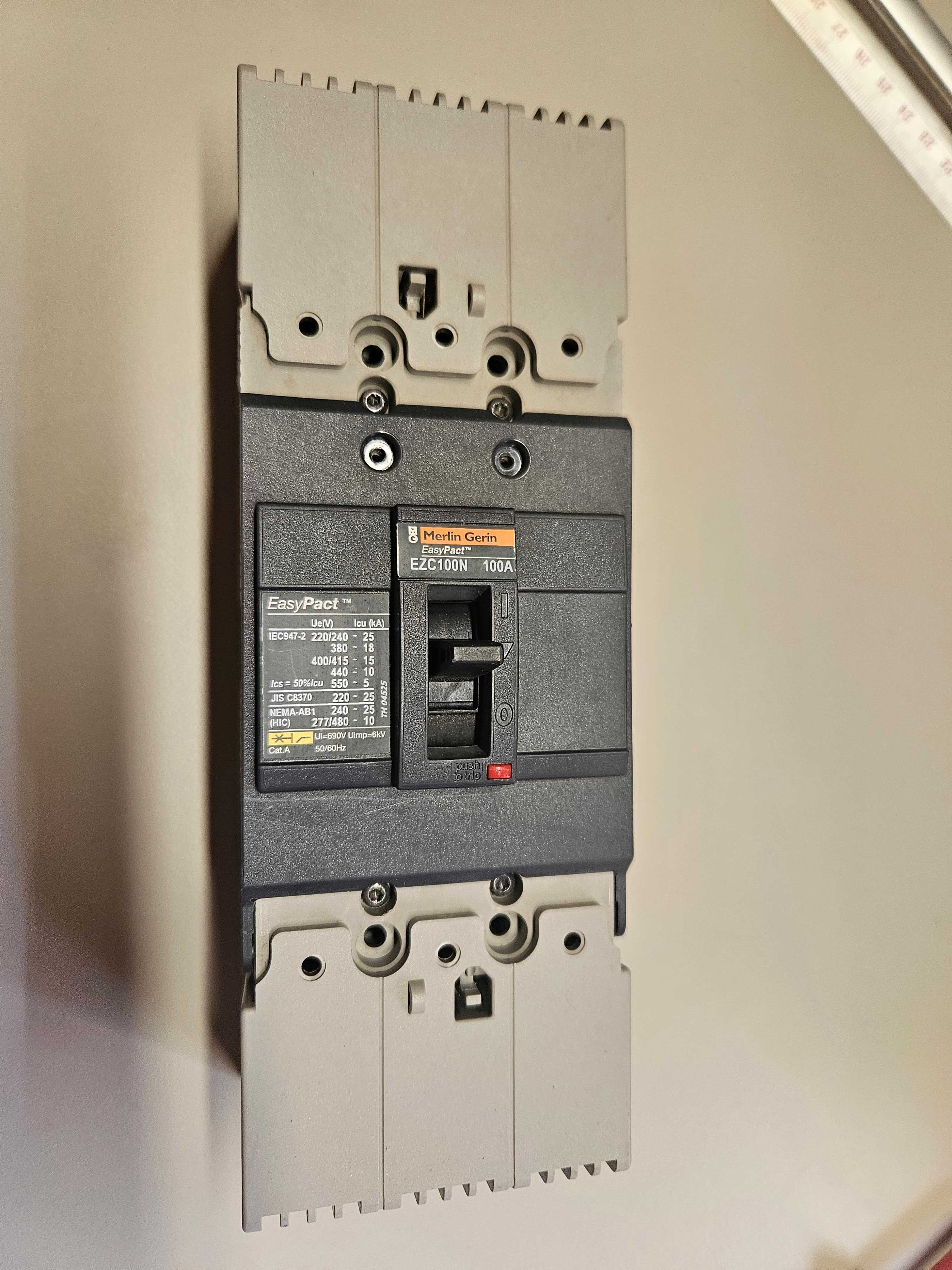 Wyłącznik Schneider EasyPact 100A 3P EZC100N