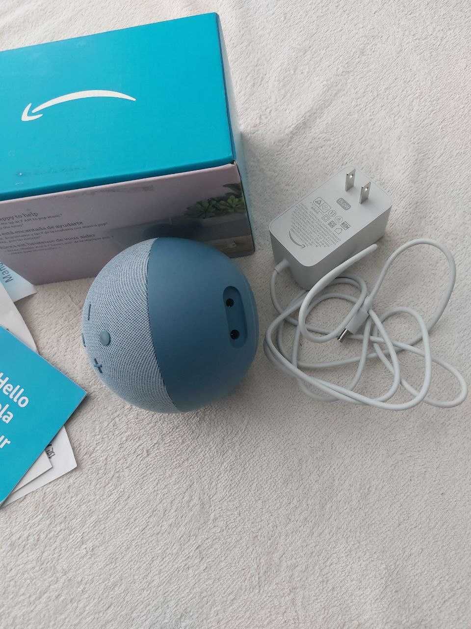 Нова розумна портативна колонка Echo Dot від Amazon з вбудованою Alexa