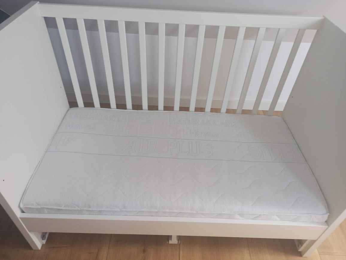 Łóżeczko IKEA Stuva, dodatkowo materac Hevea