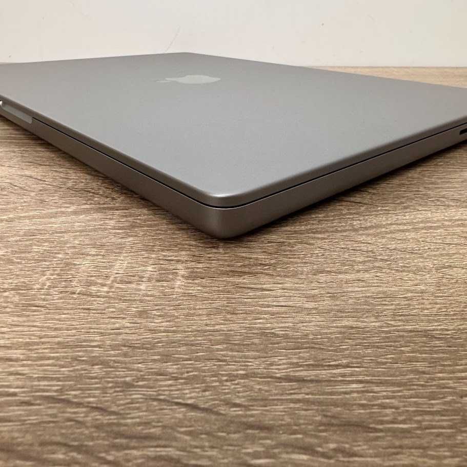 Macbook Pro 16" 2021 A2485 M1 Pro / 32Gb DDR5 / SSD 512Gb (код:M0570)