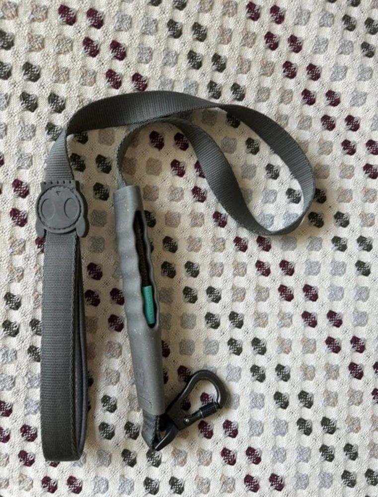 Поводок для собак с амортизатором и карабином Zee.dog carbon airleash
