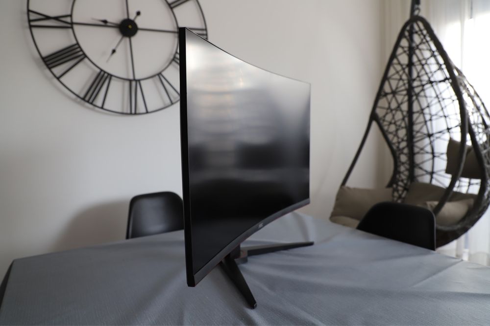 Monitor AOC curvo 31.5” 165hz