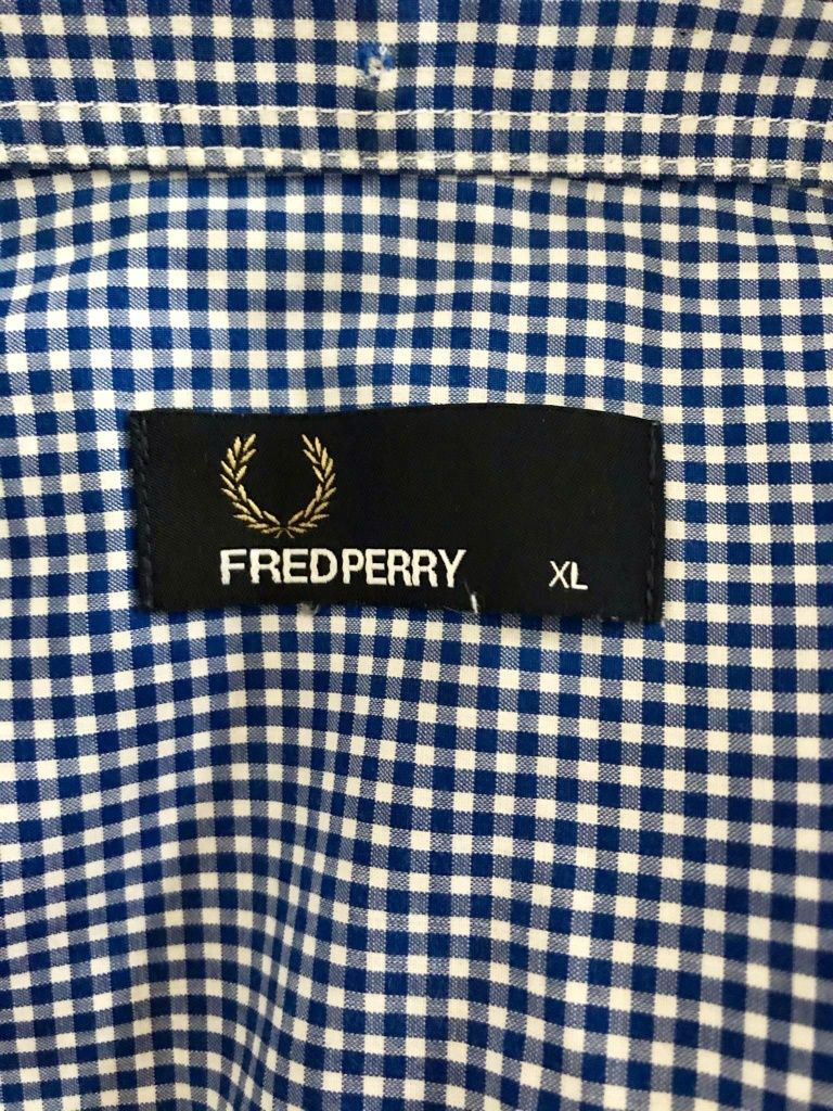 Fred Perry koszula męska XL
rozmiar:XL 
Kolor:biało granatowa w kratkę