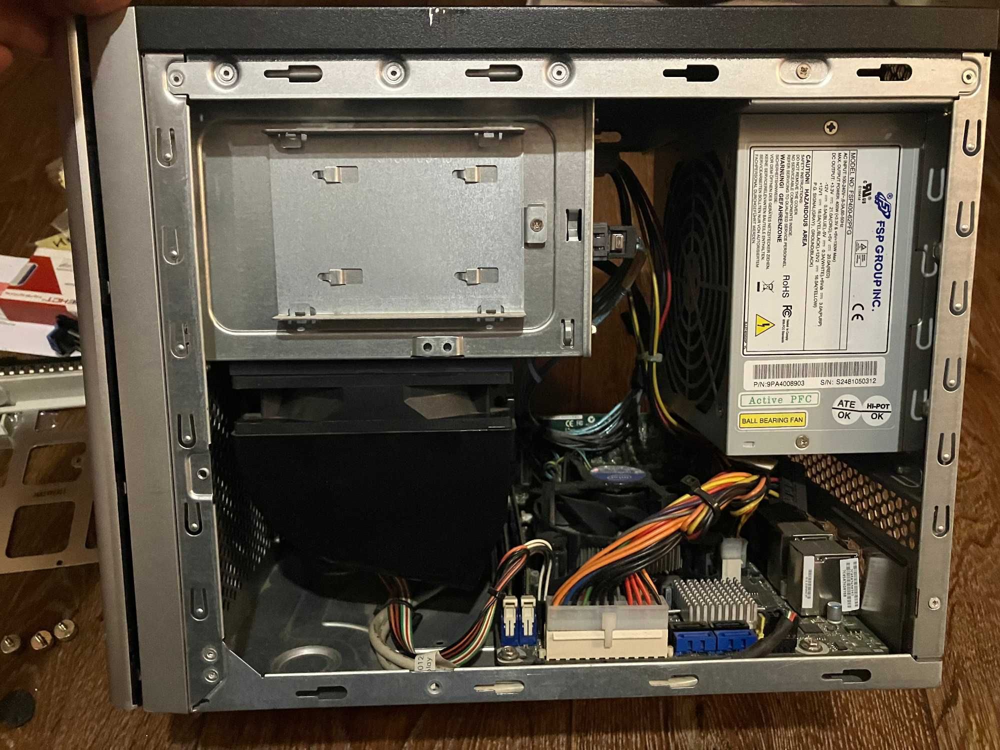HP Proliant MicroServer Gen8, Xeon E3-1220 V2, 16 GB Memory, NO HDD-