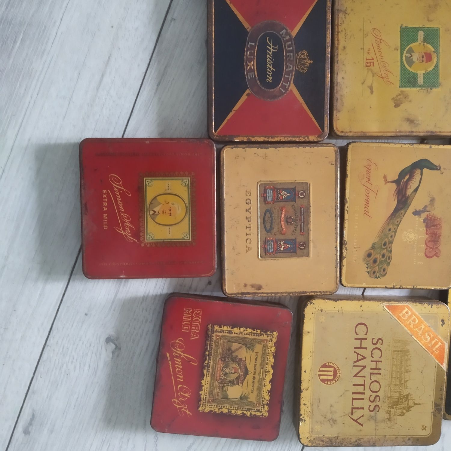 Kolekcjonerskie opakowania po papierosach vintage