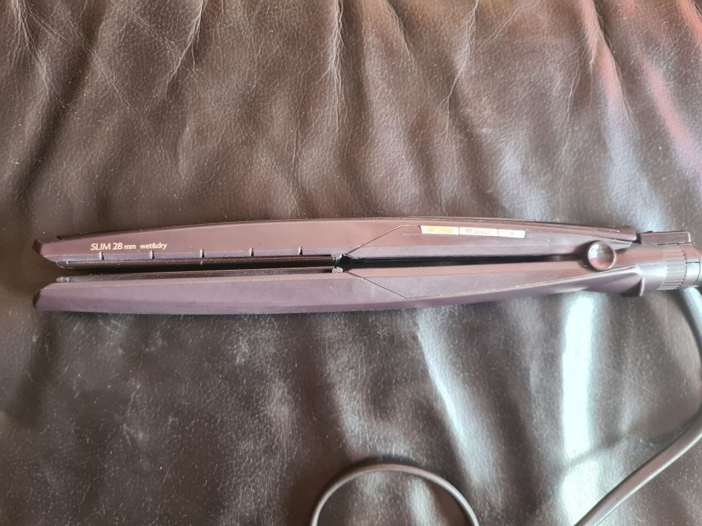 Alisador de cabelo Babyliss Slim 28mm