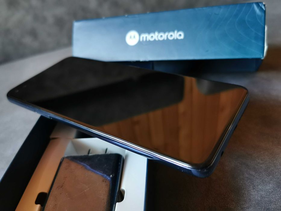 Телефон Motorola One 5G UW 6.7" IPS 4/128gb 5000 mAh 48mp