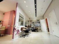 Комерційне приміщення 55,7 м², салон краси, готовий бізнес