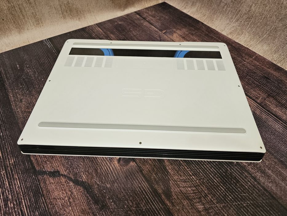 Dell G5 5590 (Core i7-9750H/16Gb/RTX 2070 Max-Q/SSD 512Gb/IPS 144Hz)