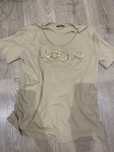 Beżowy t-shirt z łańcuszkiem s/m