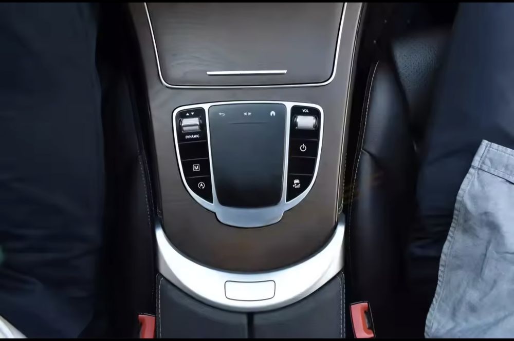 Unidade de controlo do painel táctil multimédia automóvel com resposta