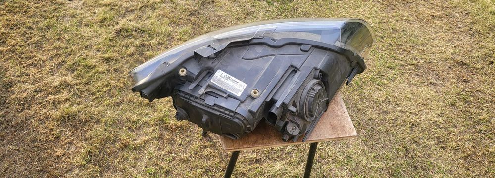 Lampa przednia do Audi Q7 4L