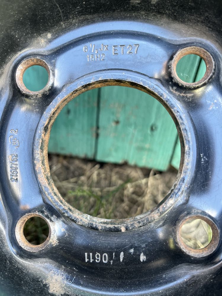 Продаються металеві диски R15 та оригінальні ковпаки пежо партнер