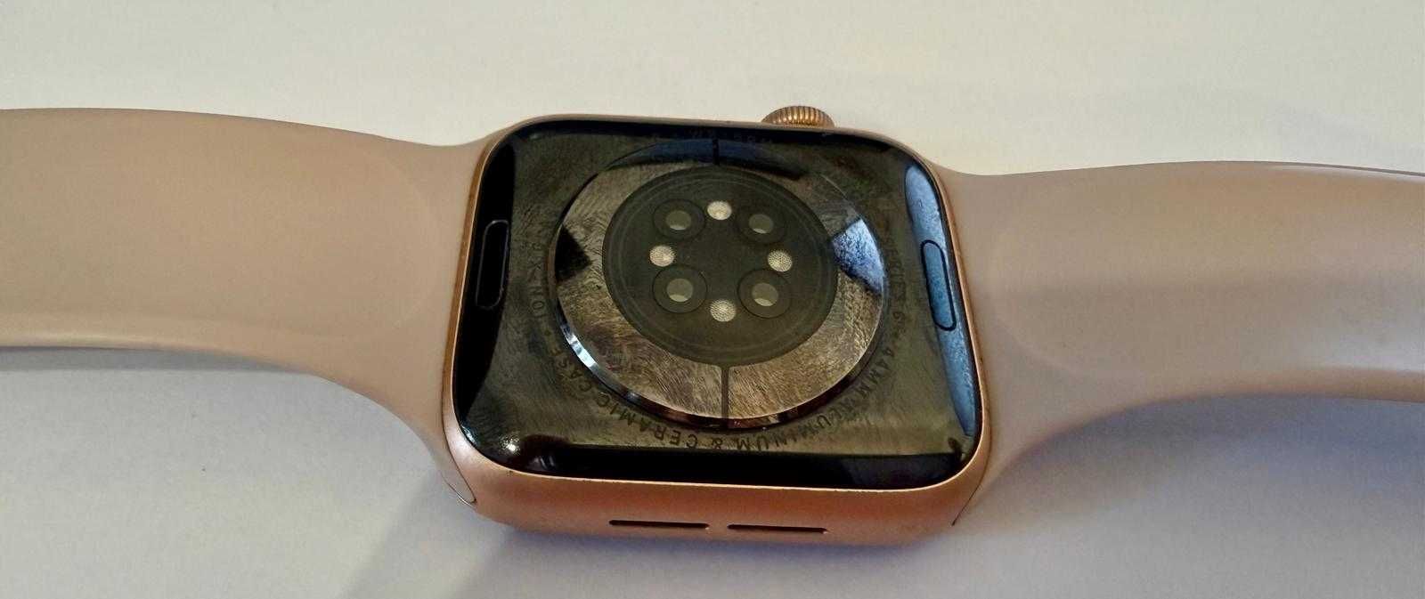 Apple Watch 6 koperta 44 mm czarny A2376
