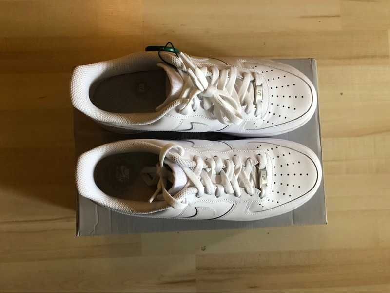Szary unisex nowy Nike Air Force 1 Low '07 White Rozmiar 43