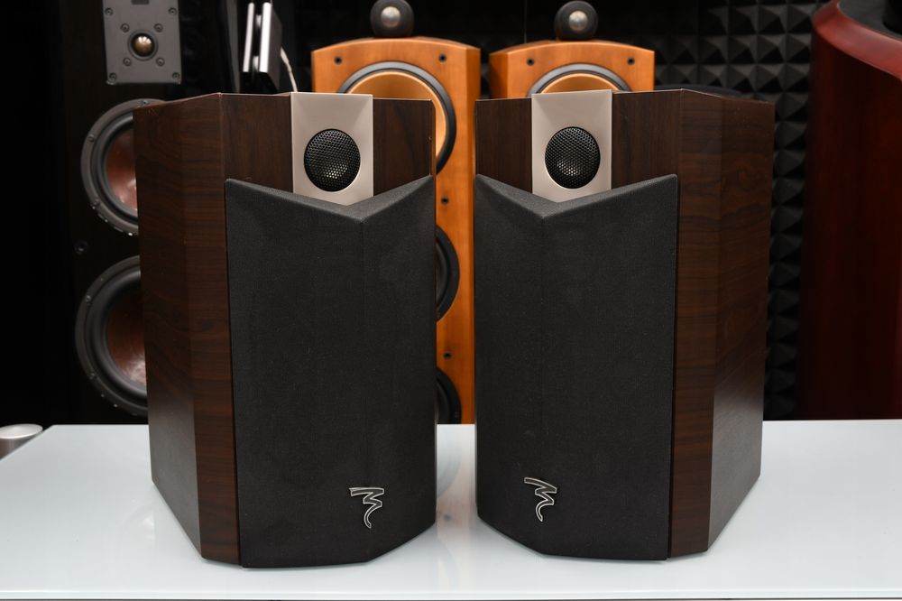 kolumny podstawkowe głośniki półkowe ścienne Focal Chorus 705v