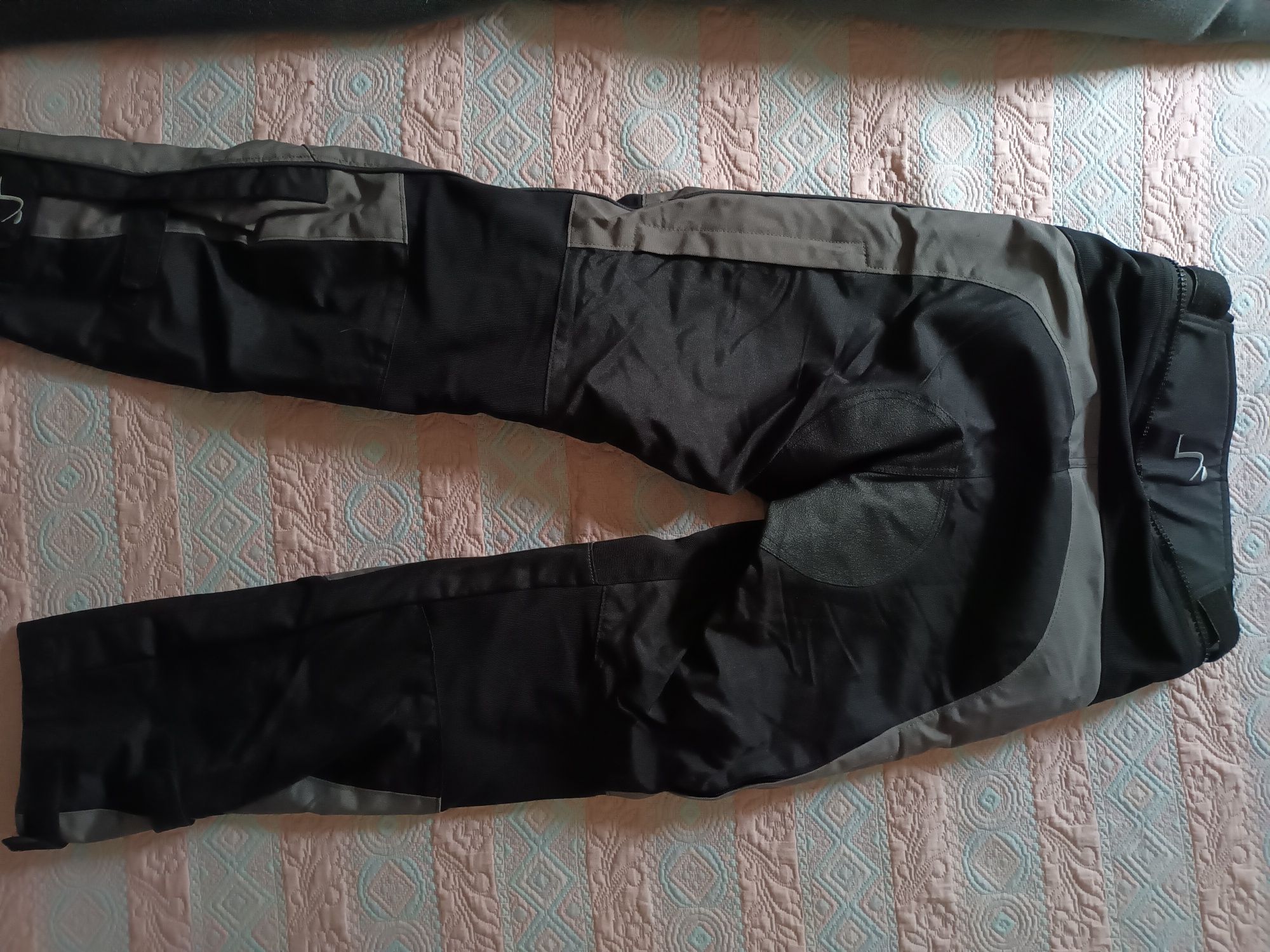Calças motard com forro térmico e impermeável