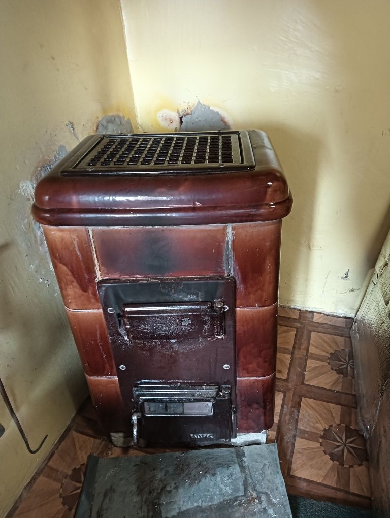 Sprzedam piec żeliwny kaflowy z szamotem