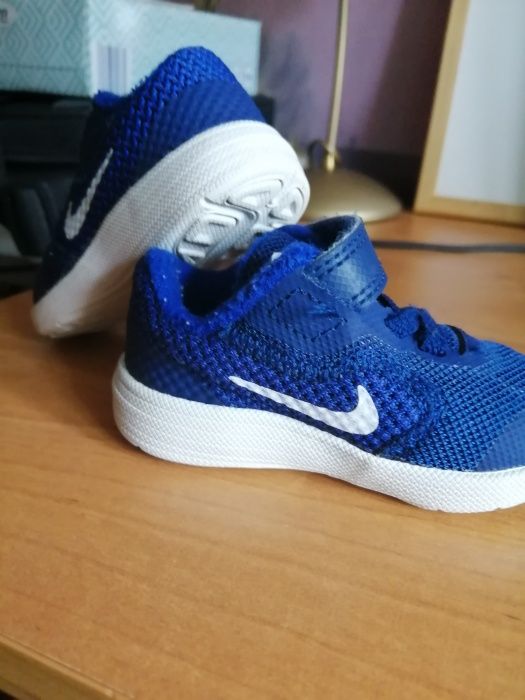 Buciki Nike granatowe dla dziecka