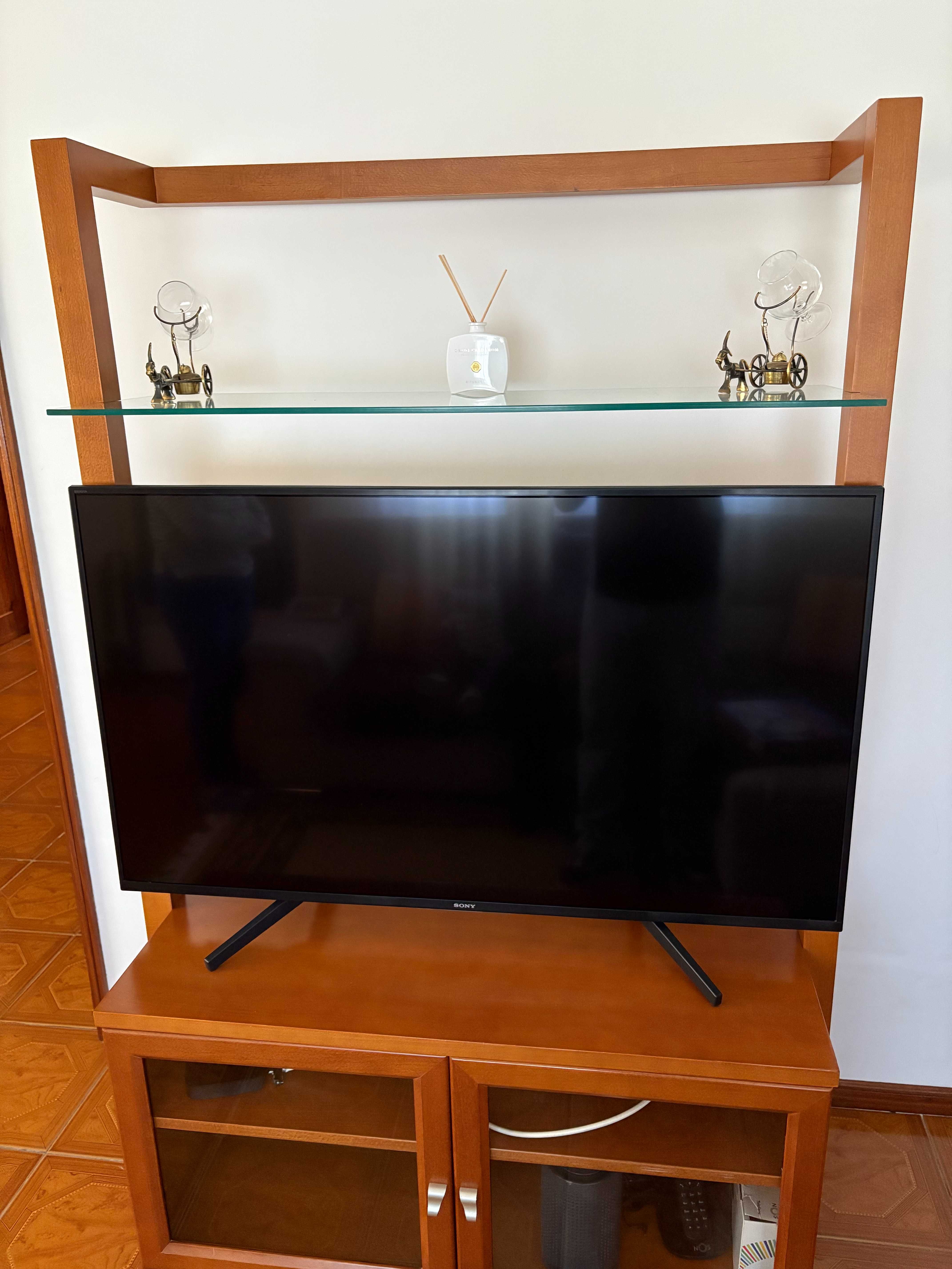 Vendo Moveis de sala, como novos.