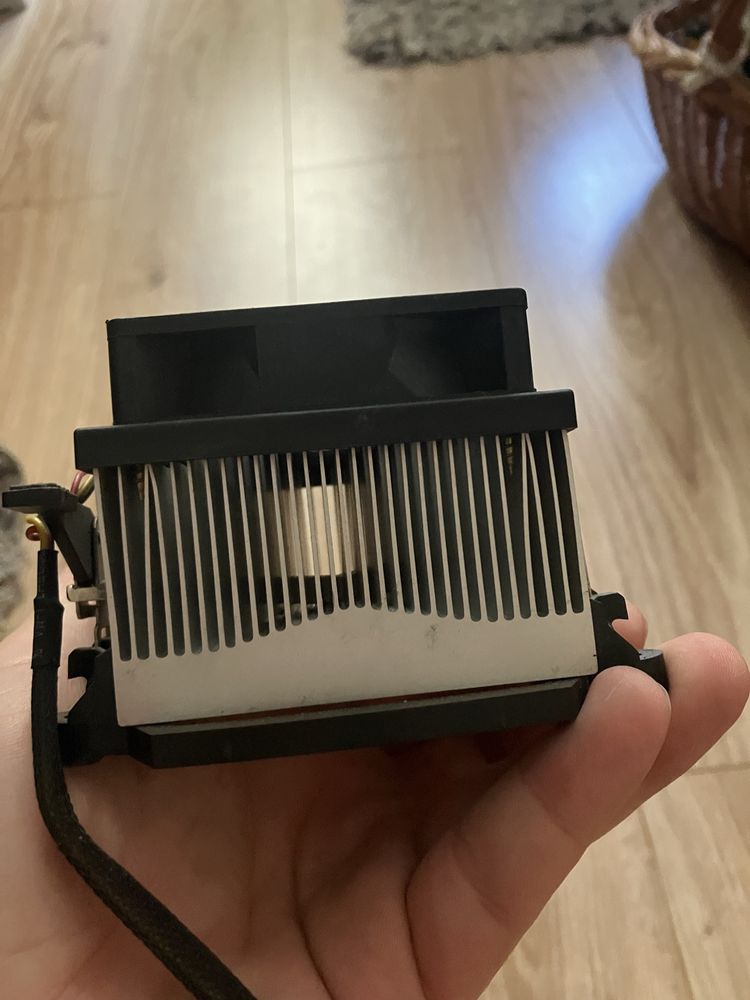 Chłodzenie CPU z wentylatorem – aluminiowe, używane
