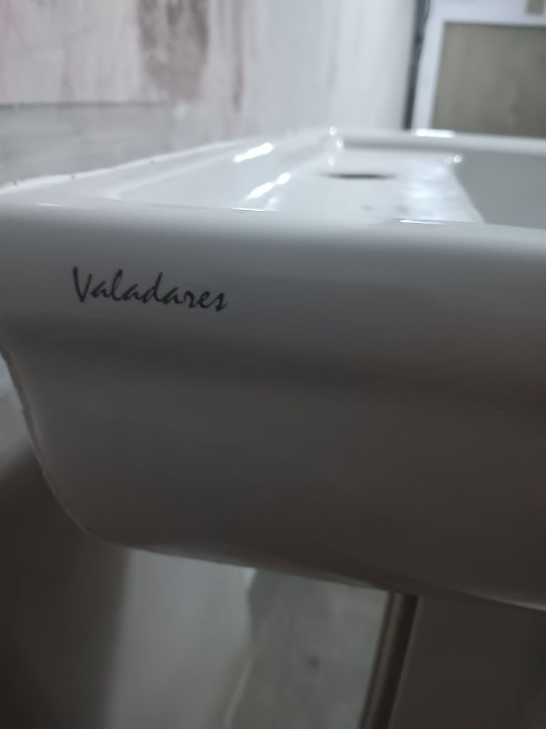 Lavatorio e coluna image