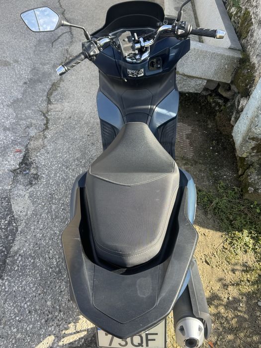 Vendo moto pcx 2024