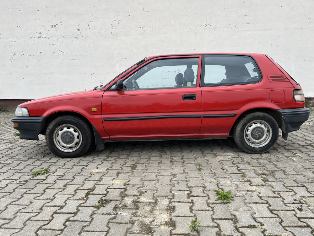 Toyota Corolla 1.3 hatchback, rok 1992, klasyk, zabytek, youngtimer