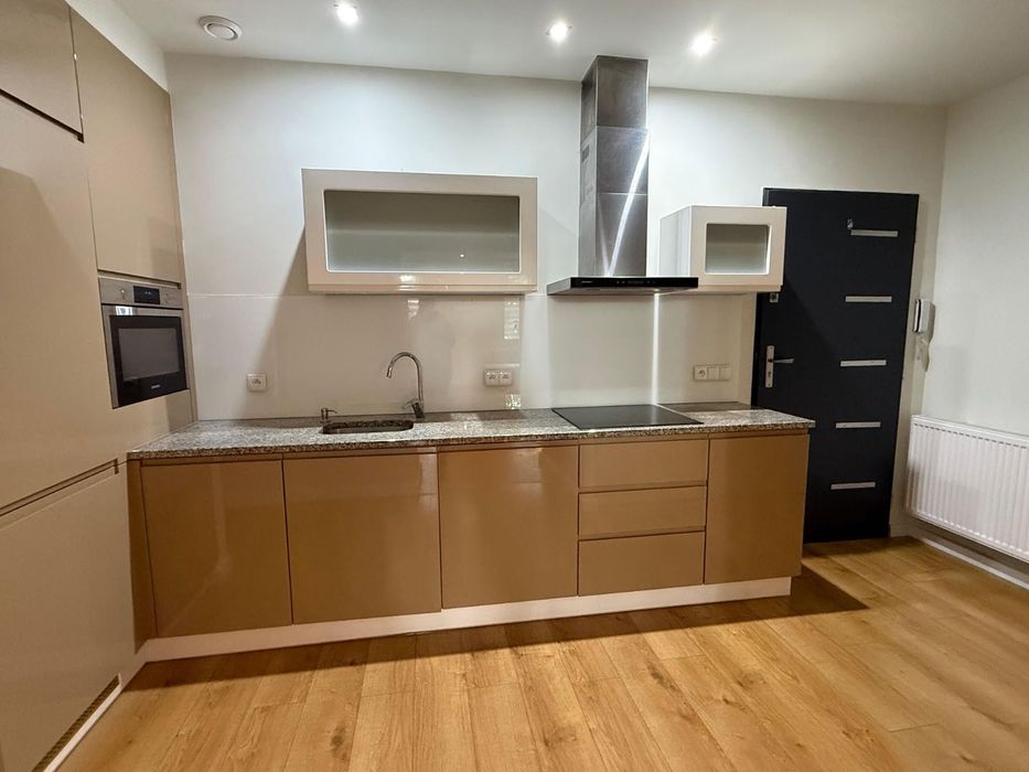 Eleganckie i klimatyczne mieszkanie 82 m² – ścisłe centrum