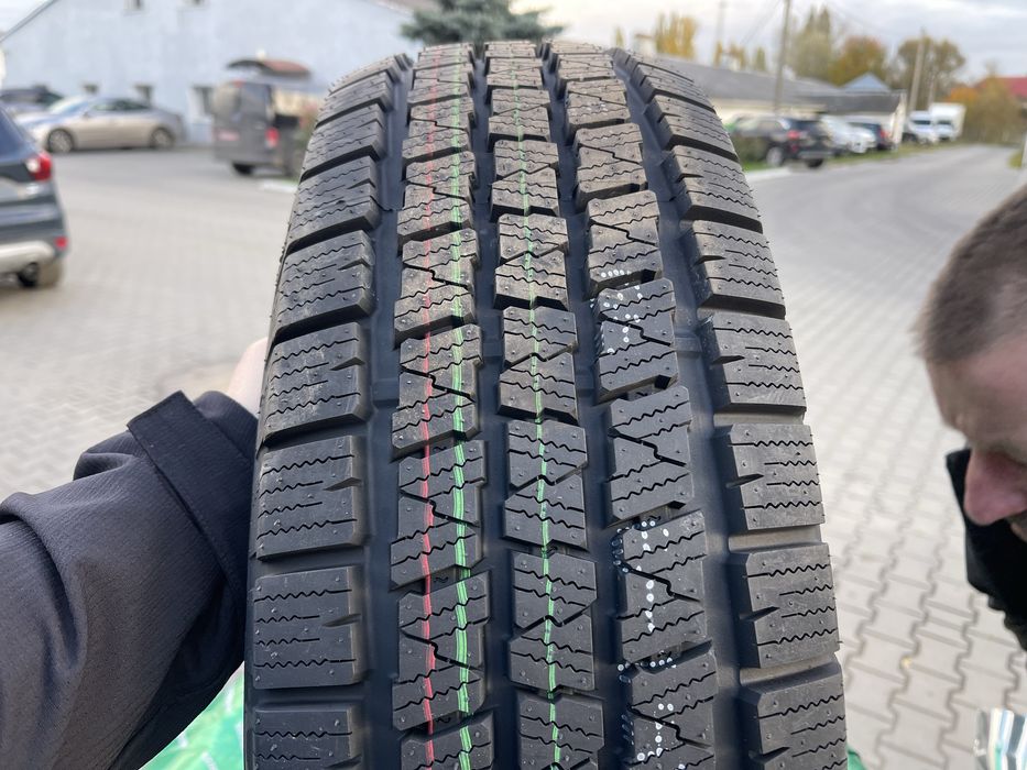 Шини нові зима 225/70R15c ROARCRUZA 25рік 2 або 4 шт