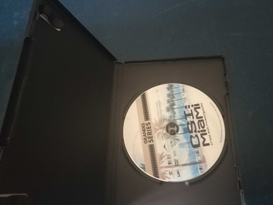 CSI MIAMI - PRIMEIRA SÉRIE - 1.1 - 1.4	DVD (legendagem em Português)