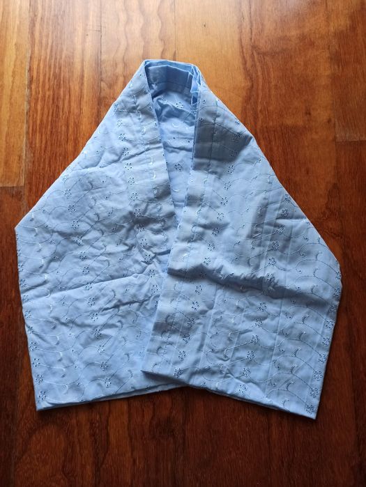 Porta bebés em tecido bordado inglês usado 1 x