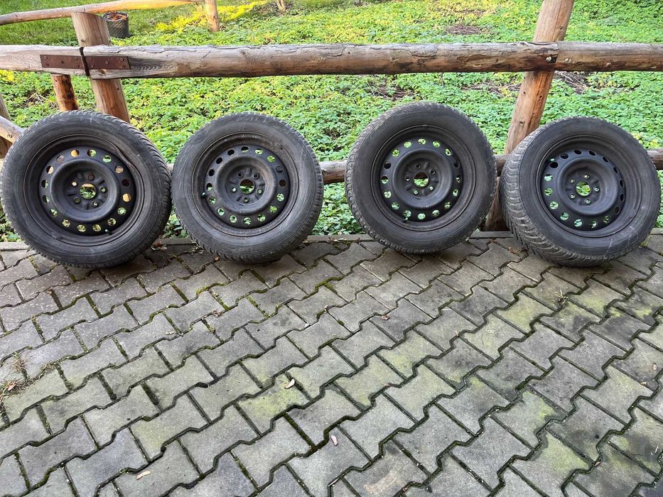 Felgi stalowe z oponami zimowymi Toyota Verso