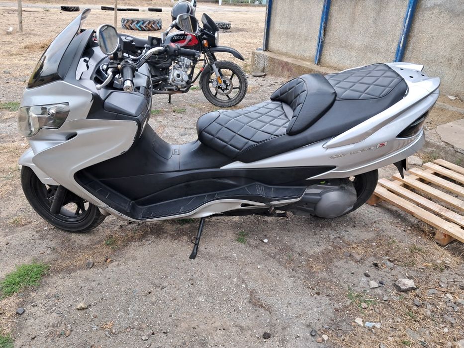 Макси скутер  сузуки 250 см³ возможен обмен.