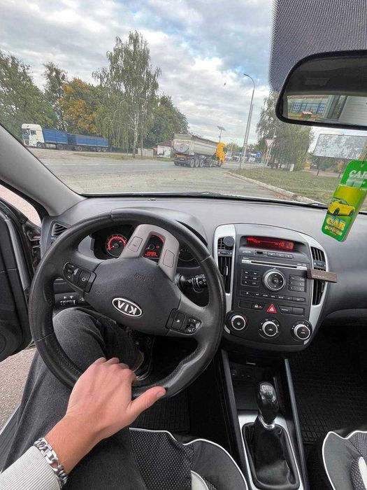 Подам Kia Ceed 2011