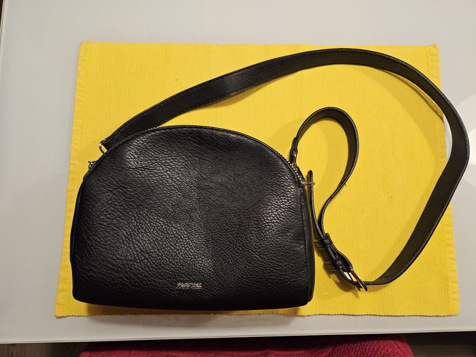 Czarna torebka Parfois