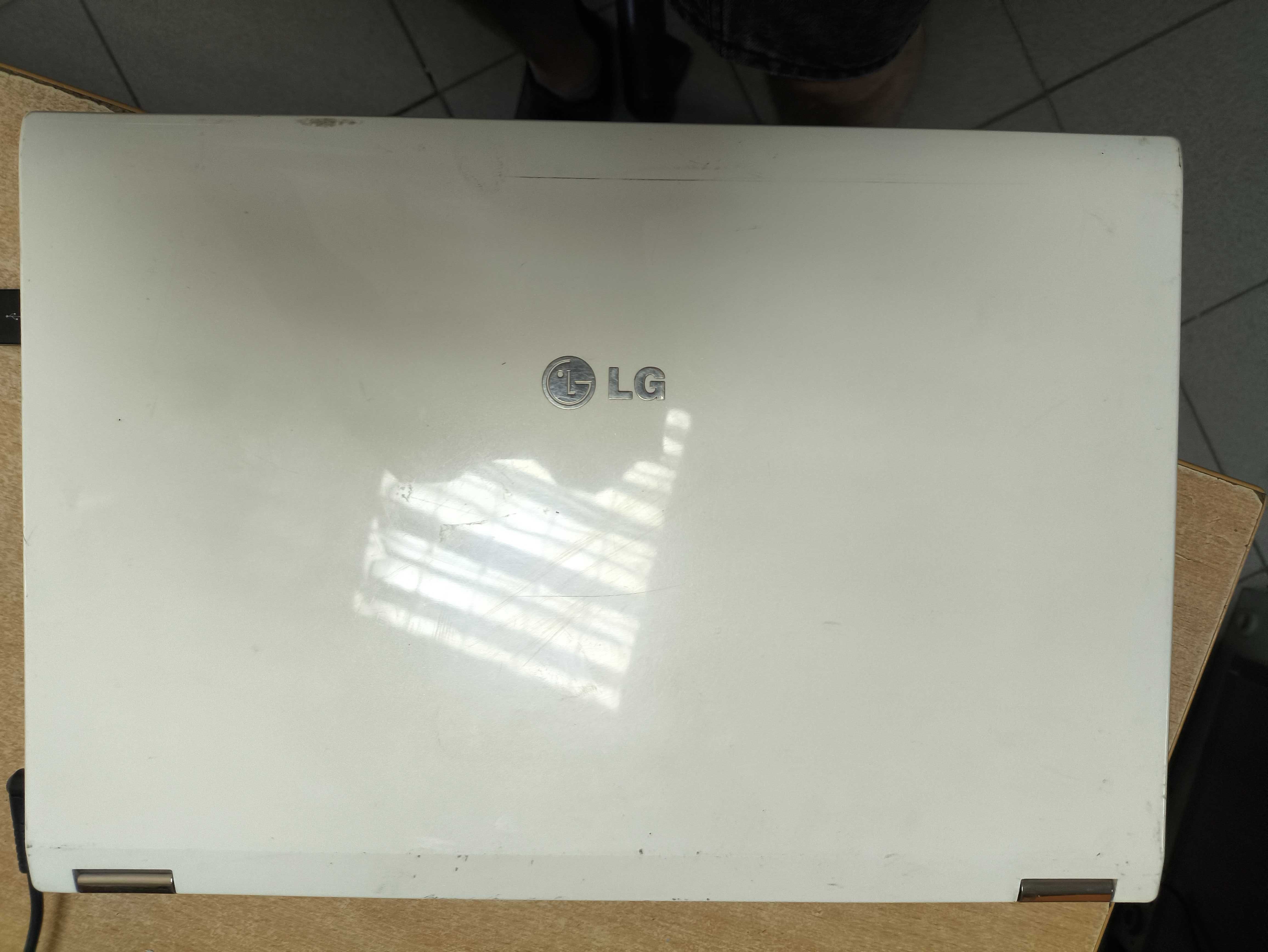 Ноутбук LG LGR58 Intel T4400 DDR3 2Gb