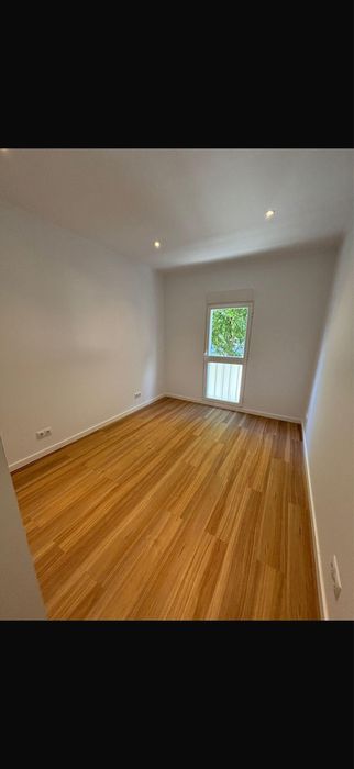 Quarto pra arrendar na encarnaçao ( lisboa) ao pé do metro .