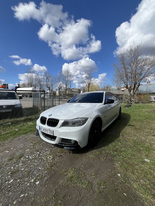 Продам BMW е90 2011 року !!!Терміново!!!