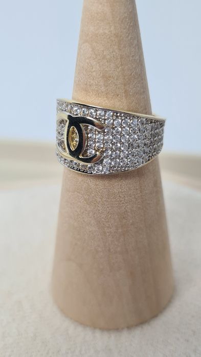 Nowy złoty pierścionek typu Chanel białe cyrkonie szeroki p. 585