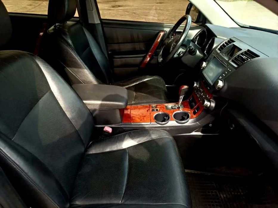 Toyota Highlander 3.5 V6 4WD • 7 мест • Япония • ГБО • 2011