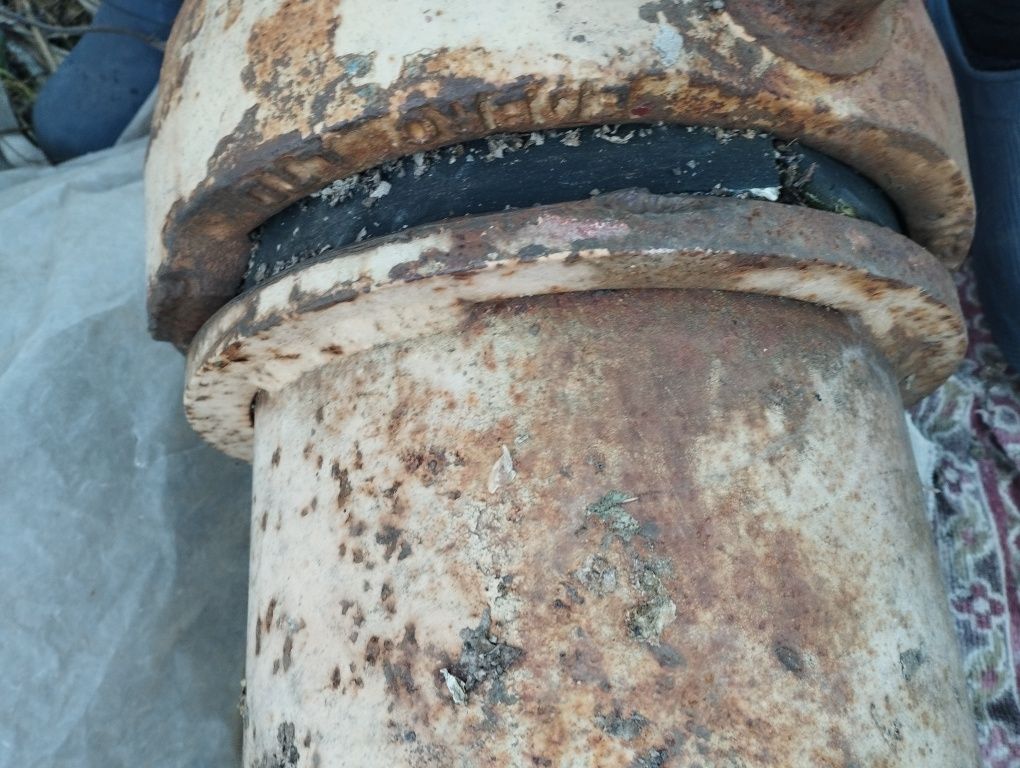Продами гідроциліндр з полуприцепа