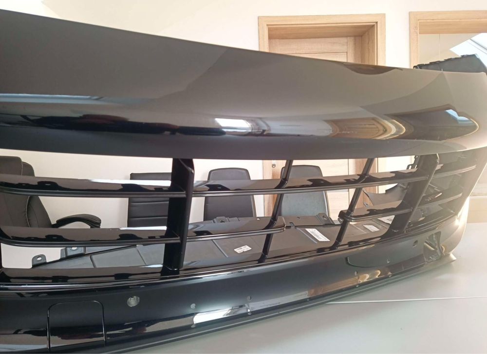 Przod przedni zderzak Porsche Cayenne Turbo przod 2019 rok czarny