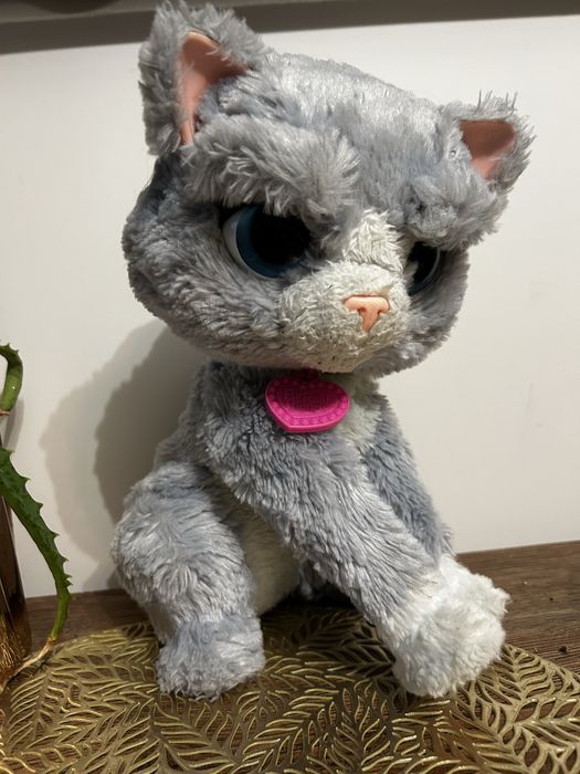interaktywny kotek Bootsie z serii FurReal Friends firmy Hasbro