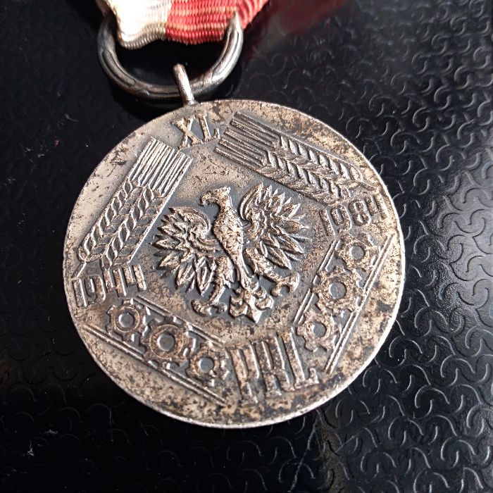 stary kolekcjonesrki medal walka PRACA SOCJALIZM XL 1944