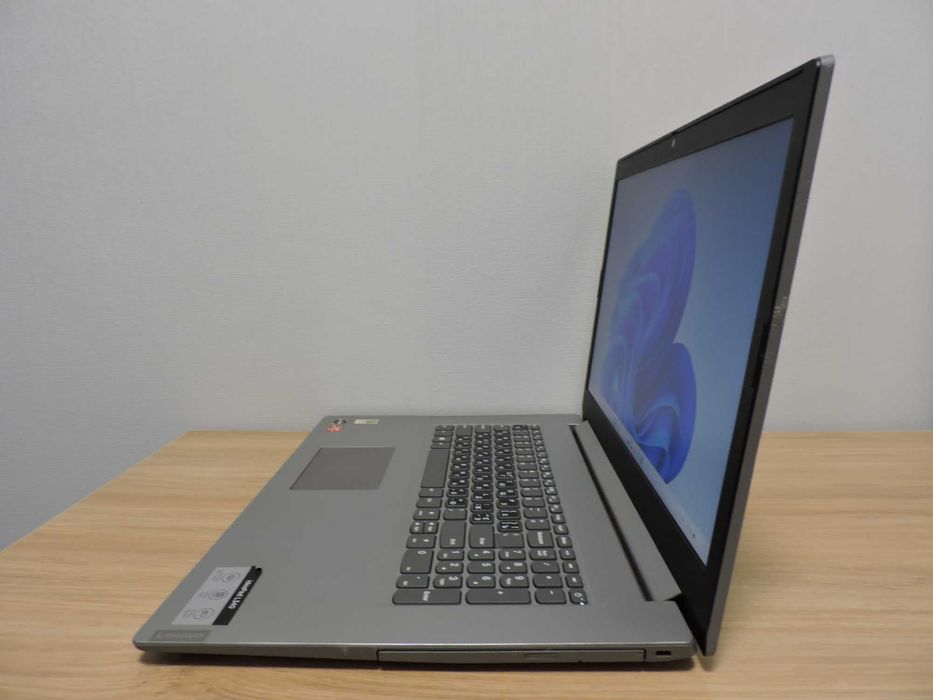 Lenovo Ideapad L340-17API/17.3"/Ryzen 5 3500U/16GB/256GB/Vega/