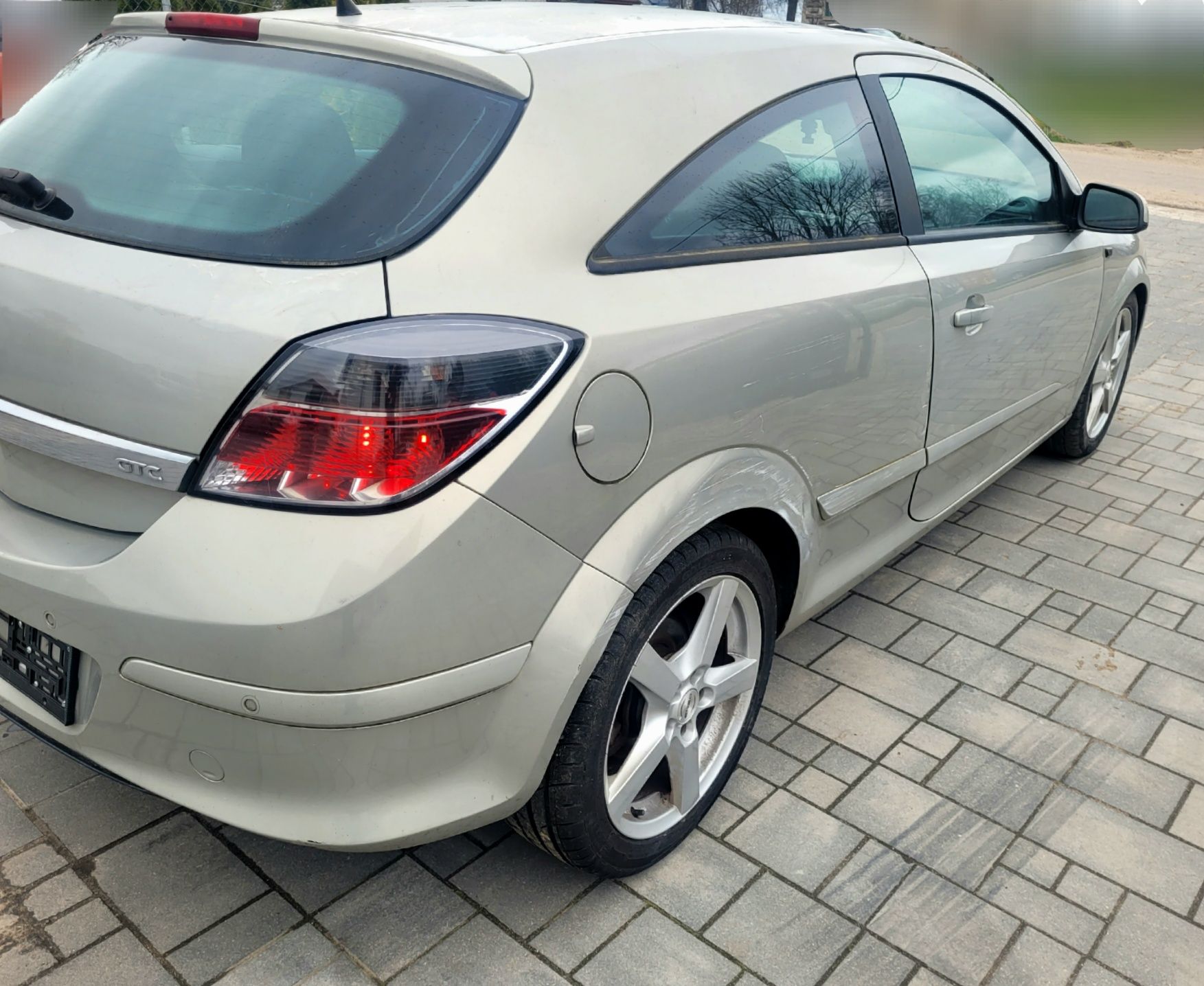 Opel Astra III GTC 1.6 benzyna 2005 r